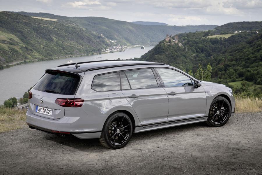  Volkswagen Passat Variant R-Line Edition (B8) 2019 года  (фото 26 из 31)